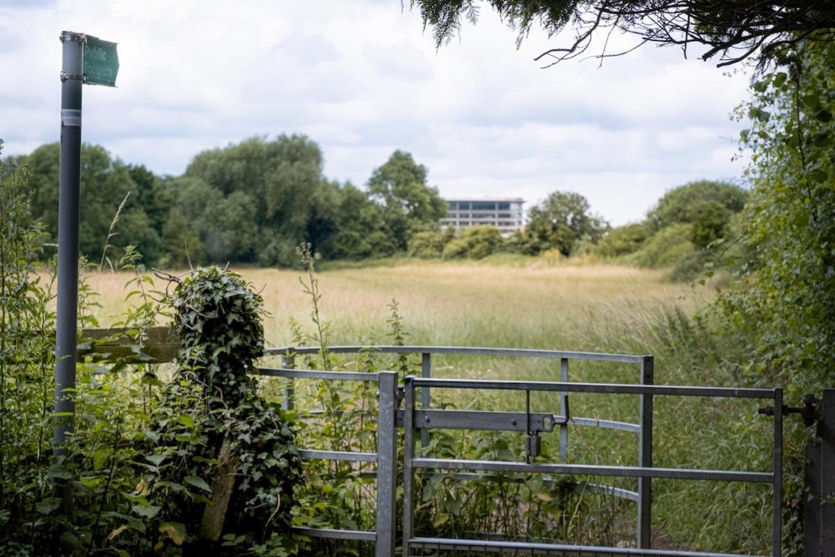 Apartamento Luxury Thatched Cotswold Cottage, Amazing Location Cheltenham